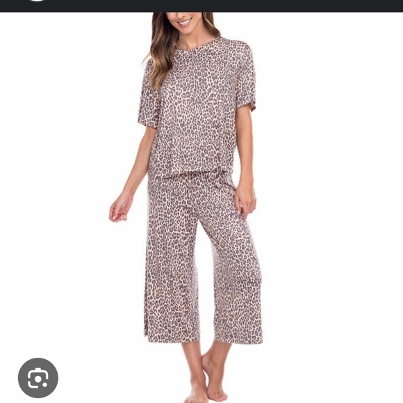 Leopard Print Honeydew Top and Pants Lounge Set M - Picture 7 of 7